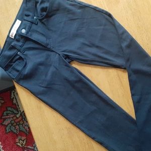 Boys Levi's 512 black slim taper pants.Never worn.